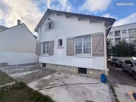 maison 5 chambres avec sous-sol aménagé  terrain de 530 m² et parking – proche gare