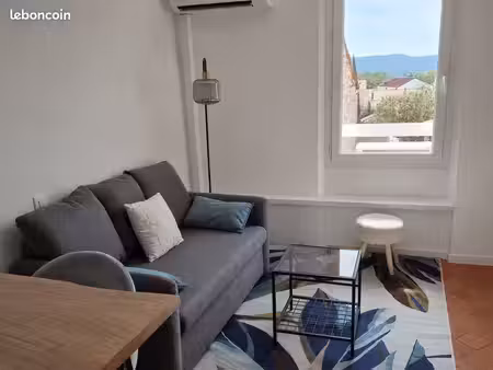 duplex 27 85m² (45 28 m² au sol) rénové - lumineux  vue dégagée collines - cuisine équipée