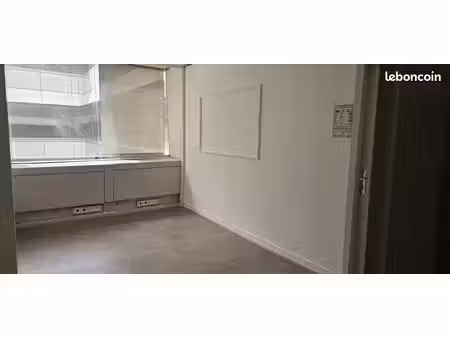 bureau 14 m²