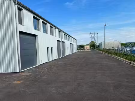 local d'activité persan 210m2