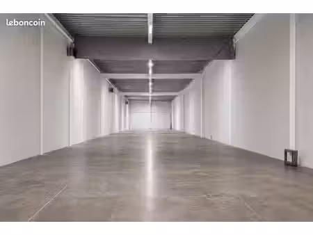 local 1300 m² saint-witz