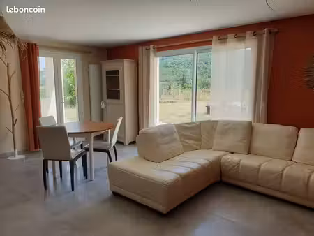 t3 meublé avec garage 2km ville