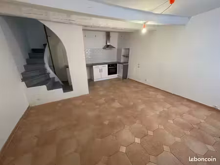 à louer maison de village