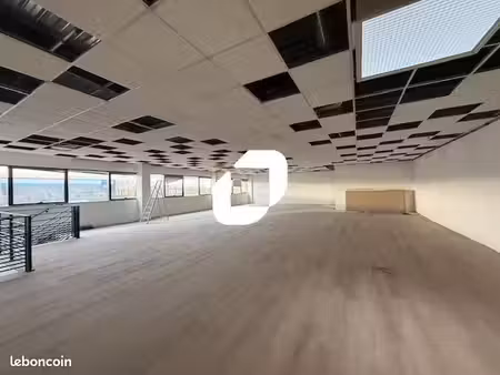bureau 217 m²