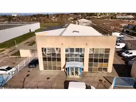 local d'activité 850 m²