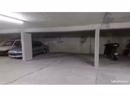 parking sécurisé proche domont
