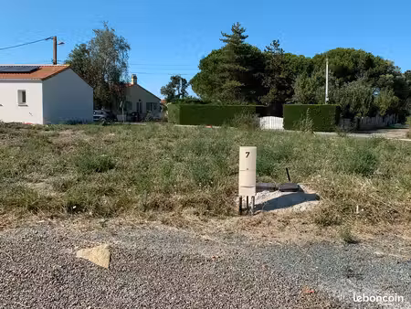 terrain de 447 m² la barre de monts