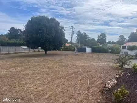 ? terrain constructible 736 m² – 99 000