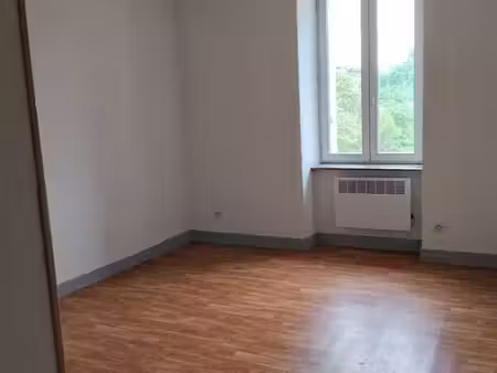 appartement à louer - centre de bessines sur gartempe -58 m²