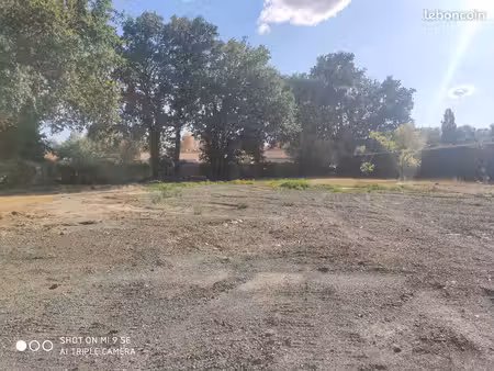 terrain constructible de 896 m2 (lot c) - montaigu-vendée
