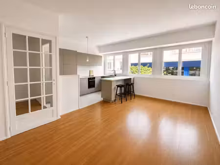 immeuble hyper-centre – local commercial + appartement – quartier des halles