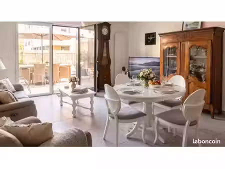 t4 de 95 m² en rez-de-chaussée  terrasse de 47 m² plein sud-ouest
