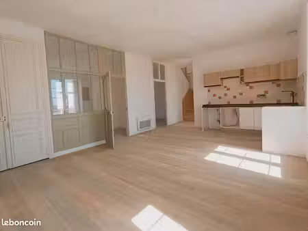 centre-ville – duplex rénové – 4 grandes chambres – dpe b