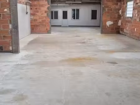 a louer atelier – garage – bâtiment de stockage de 233 m² aux herbiers