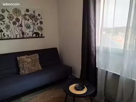 a louer studio de septembre à juin
