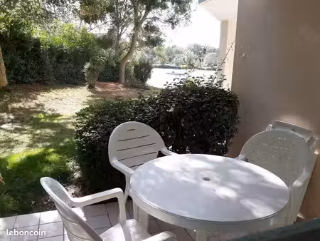 à louer – appartement t1 de 23 m² en bail mobilité – vue sur le lac de bourgenay