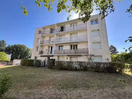 decize. appartement 2 chambres avec balcon