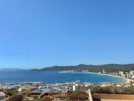 à vendre coeur du lavandou - t3 vue mer