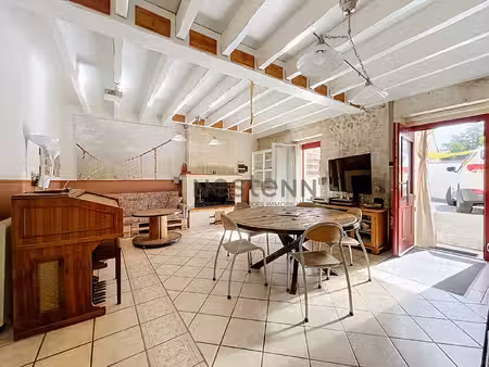 maison de charme en pierre 138 m²  4 chambres et patio
