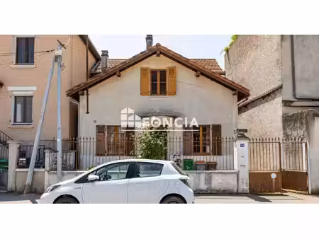 maison individuelle avec jardin et grand garage à grenoble – fort potentiel