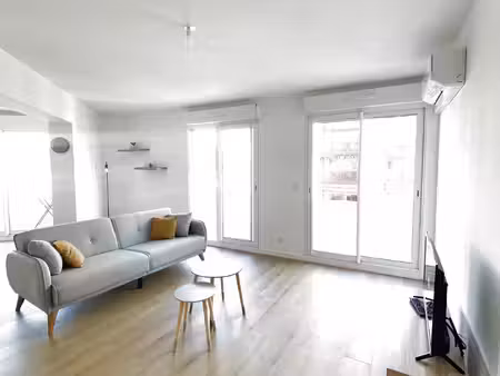 3 pieces meuble avec terrasse a antibes