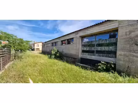 ille sur tet - hangar 250m2