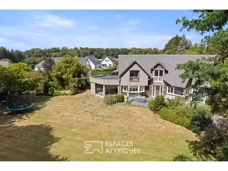 maison contemporaine au coeur d'un véritable parc arboré