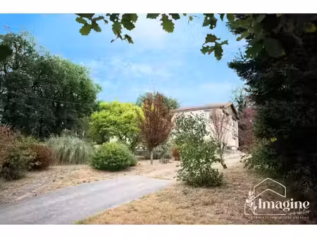 maison 5 pièces 140 m2 - environnement campagne - piscine et