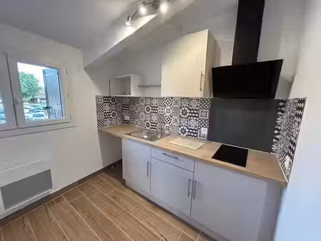 location appartement 2 pièces 48.28 m² à caumont-sur-durance (84510)  636 €