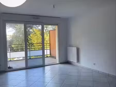 location appartement 3 pièces 61 m² à six-fours-les-plages (83140)  1 025 €