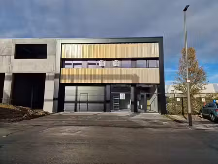bâtiment industriel avec entrepôt et bureaux à deurne