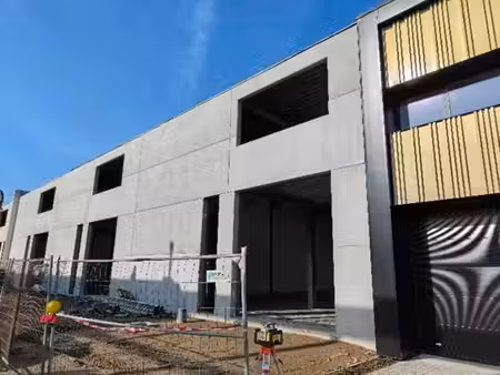 bâtiment industriel avec entrepôt et bureaux à deurne