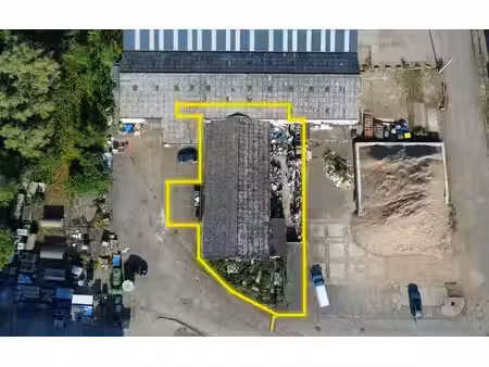 entrepôt 435m² - parking - garage- grenier