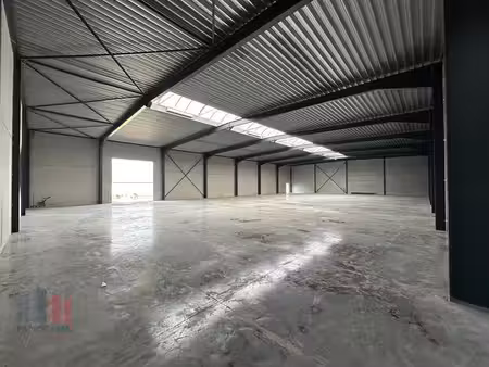 984 m² magazijn te huur in ieper