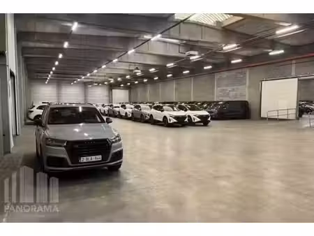 entrepôt de 8 037 m² avec 406 m² de bureaux  stratégiquem...