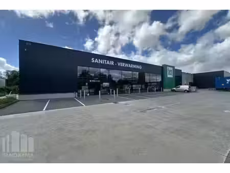 multifunctioneel bedrijfsgebouw / commerciële ruimte te h...