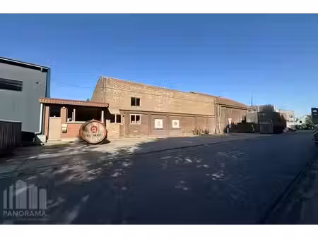 multifunctioneel bedrijfsgebouw van 670m² te koop in moen