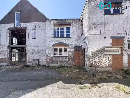 grammont - maison 3f à rénover avec grand jardin et garage