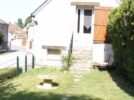 studio 32m2 à gressey avec jardinet