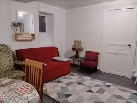 location meublée d'un t 2 à jonzac 17
