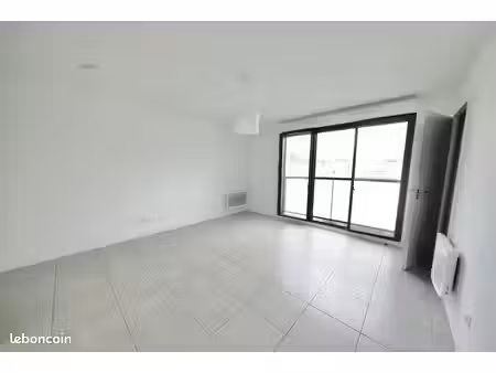 studio 1 pièce 31 m²