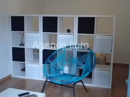 studio 1 pièce 27 m²