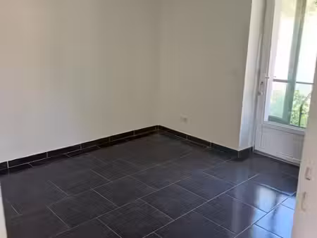 à louer – t2 50 m² avec petit rez-de-jardin