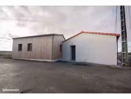 maison t4 de plain-pied entièrement rénovée – 86 m² – 3 chambres – jardin 500 m² – dpe a