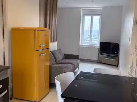 studio 1 pièce 28 m²