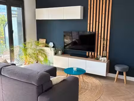 t2 meublé 49 m² – balcon 11 m²  climatisation – lyon 3