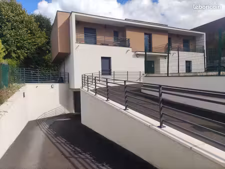 location t2 de 40 m²