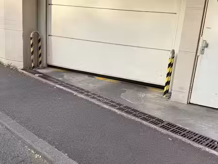 location parking couvert securise