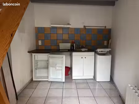à louer – maison de bourg – centre de volvic