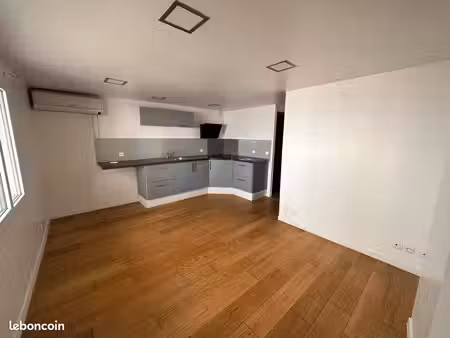 t2 31 m² – centre historique aubagne – idéal jeune actif